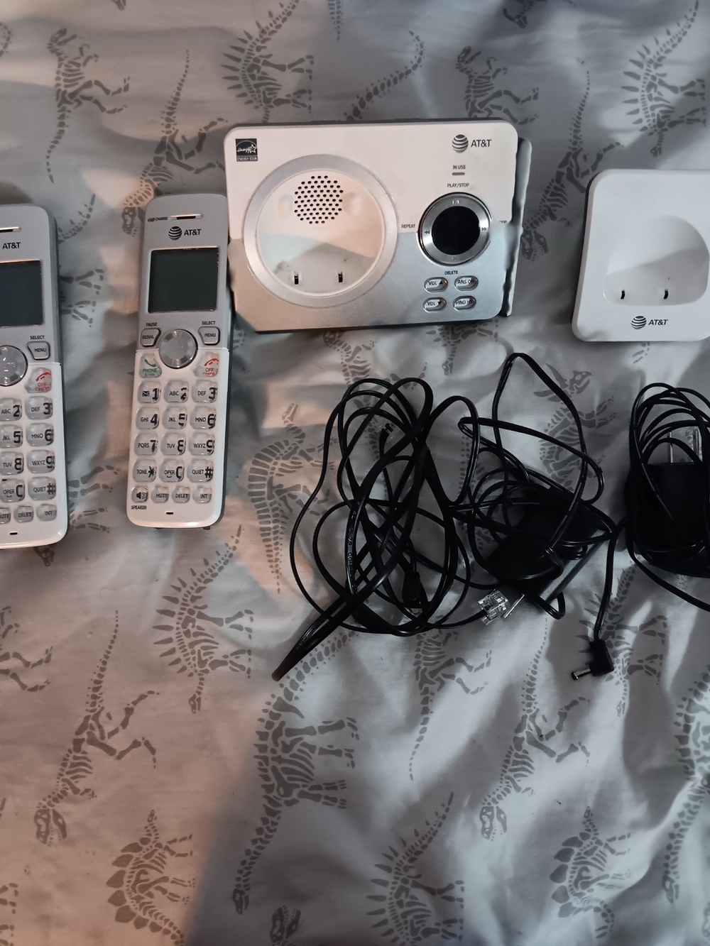 ATT White Cordless Phone System with Answering Machine and Two Handsets